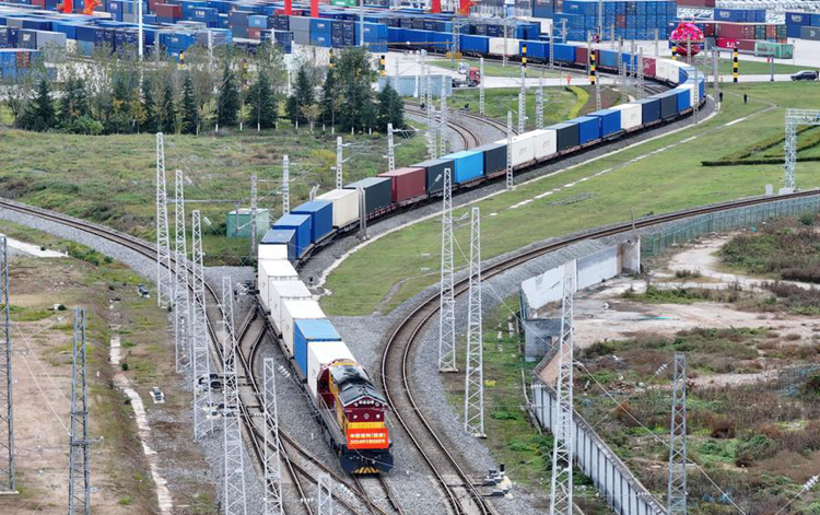  China-Europe freight train trips surpass 120,000