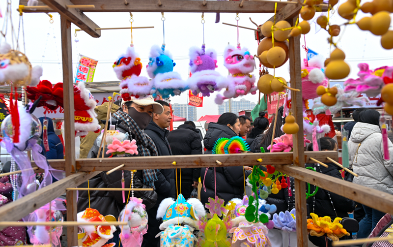  Linshu's Caowa Spring Festival Market blends festive joy and loca... 